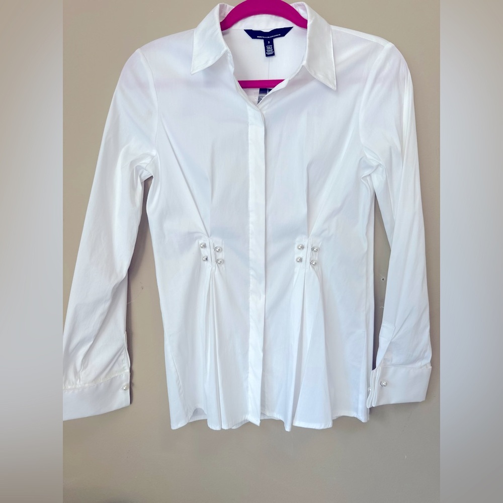NWT White House Black Market size Small white blouse with pearl button accents